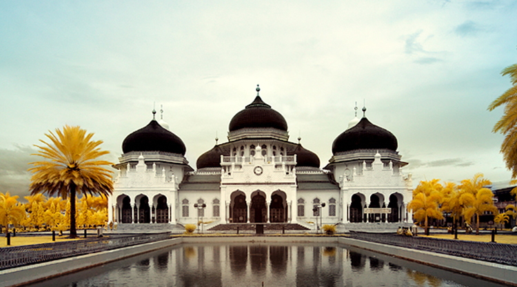 Indahnya Masjid  Raya nan Megah  di Kawasan Indonesia 
