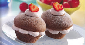 muffins de chocolate con crema de fresa
