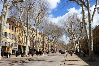 El boulevard Cours Mirebeau, Aix en Provence.