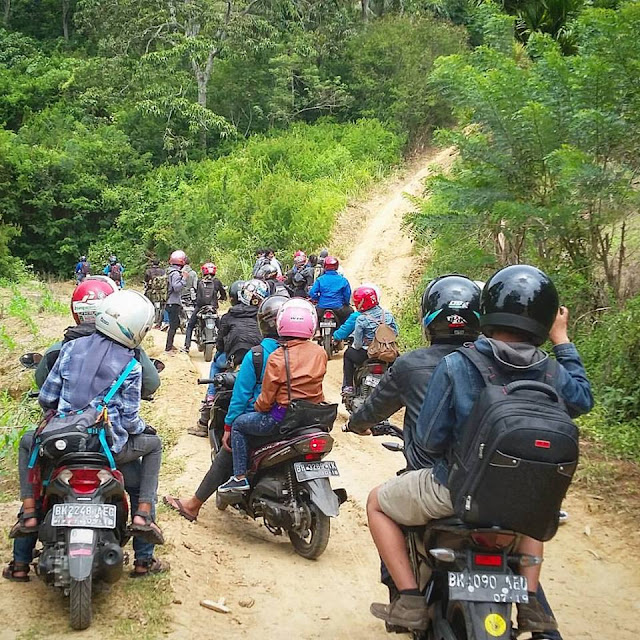 Dinginnya Petualangan ke Air Terjun Mbulayan Tanah Karo