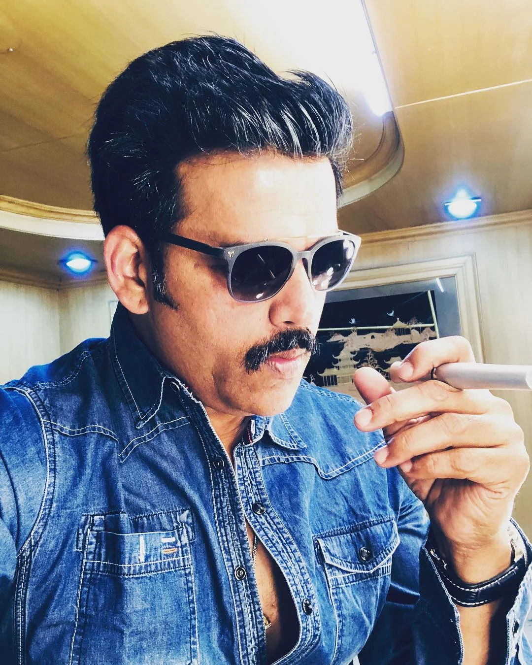 Ravi Kishan HD Wallpaper for Mobile