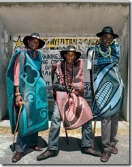 AfricanTextiles_BusStop_304x384