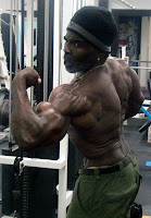 ROBBY ROBINSON AT 64 YEARS - BICEP PEAK TRAINING & POSING AT GOLD'S GYM 2010 ● www.robbyrobinson.net/consultation.php ●