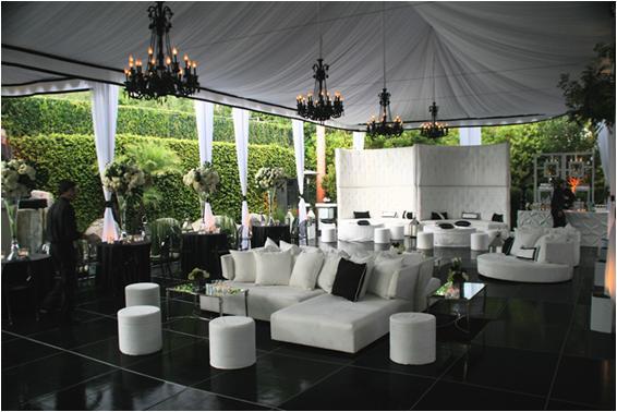  the black and white accent pieces give it a real modern and dreamy look