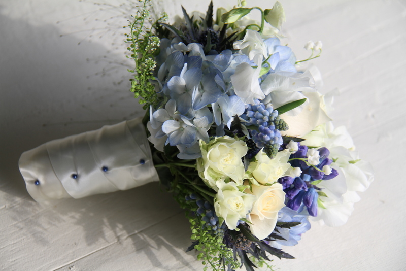 In this delicate Blue Wedding Bouquet I included a splendid selection of