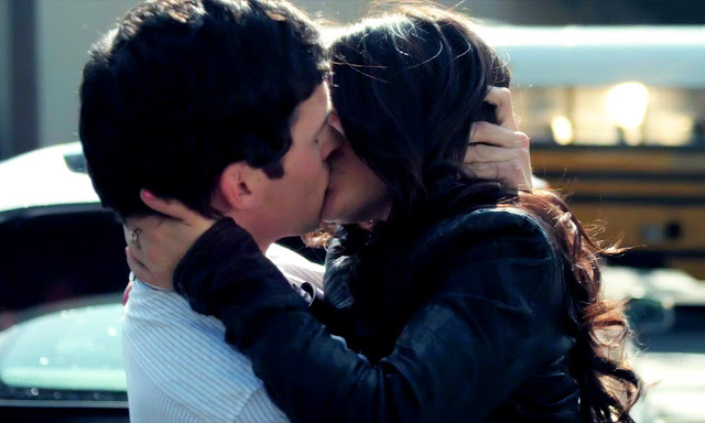 Ezra y Aria Pretty Little Liars