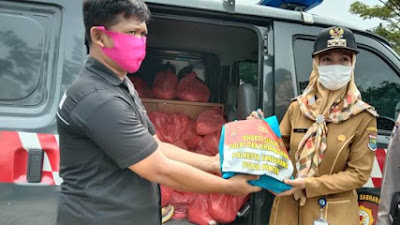 Gerakan Bhakti Sosial Serentak, Polri Peduli Dampak Covid-19 Polresta Tangerang Bagikan 4000 Paket Sembako