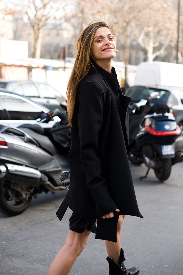 elisa sednaoui street style. Model Elisa Sednaoui running