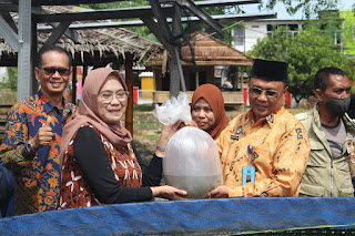 Kalapas Kelas IIA Parepare Bersama Kadis Pertanian Perikanan dan Kelautan Lepas 1500 Benih Ikan Lele di Camp SEA