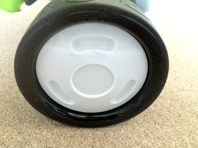 wheel on trike 