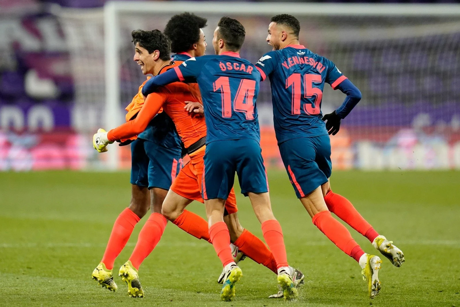 Sevilla goalkeeper Yassine Bounou scores equaliser vs Valladolid with last kick of game