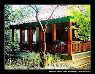 Rumah-Kebaya-Betawi-DKI-Jakarta-traditional-house