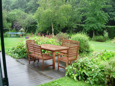 Table Garden on Reading And Lunch In The Garden Of The House I M Using Waiting For The