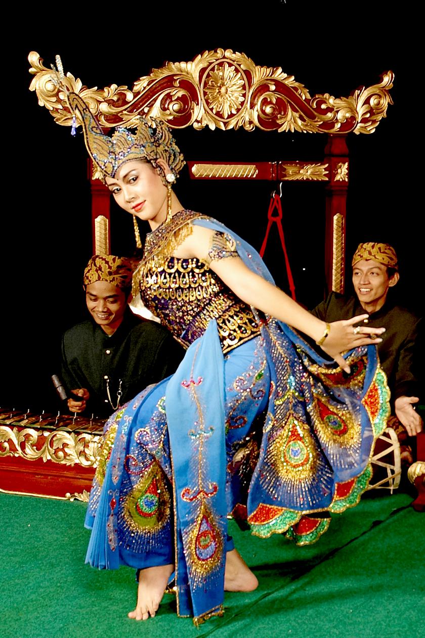 Tari Tradisional Indonesia Gambar Sejarah