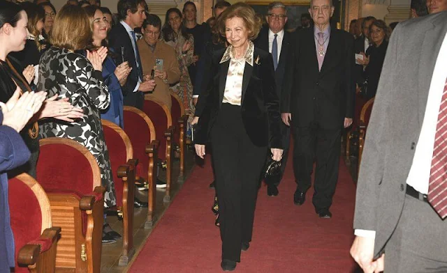 Queen Sofía of Spain presented awards to Eugenio Lopez Alonso and Patrizia Sandretto Re Rebaudengo