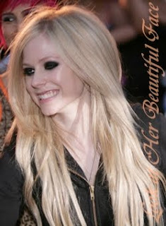 Avril Lavigne Beautiful Face