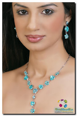 Necklaces for Women, Diamond Necklaces, Bead Neclaces Online