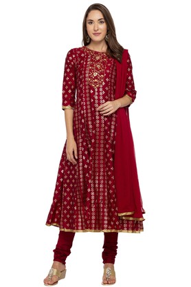 Ishin Salwar & Churidar Suits with 70% off