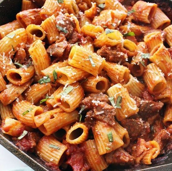 EASY, HEARTY RIGATONI WITH ITALIAN SAUSAGE #Dinner #Italian