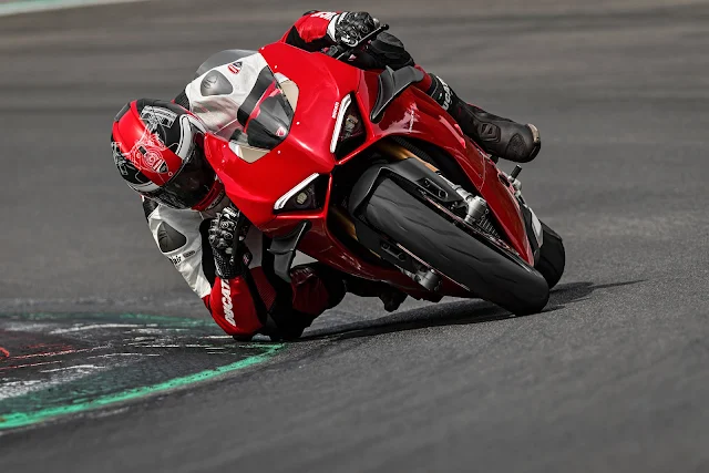 The new Panigale V4 MY 2020 available at Ducati dealers
