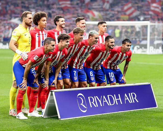 CLUB ATLÉTICO DE MADRID. Temporada 2023-24. Jan Oblak, Witsel, Mario Hermoso, Saúl Ñíguez, Nahuel Molina. Azpilicueta, Rodrigo Riquelme, Marcos Llorente, Griezmann, Koke, Ángel Correa. CLUB ATLÉTICO DE MADRID 3 🆚 CÁDIZ C. F. 2 Domingo 01/10/2023, 21:00 horas. Campeonato de Liga de 1ª División, jornada 8. Madrid, estadio Civitas Metropolitano: 53.421 espectadores. GOLES: ⚽0-1: 12’, Lucas Pires. ⚽0-2: 27’, Roger. ⚽1-2: 32’, Ángel Correa. ⚽2-2: 46’, Nahuel Molina. ⚽3-2: 66’, Ángel Correa.