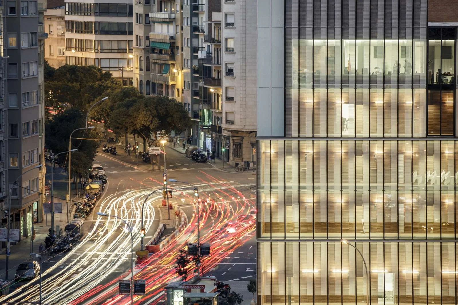 Catalan Institute of Economists by Roldán Berengué