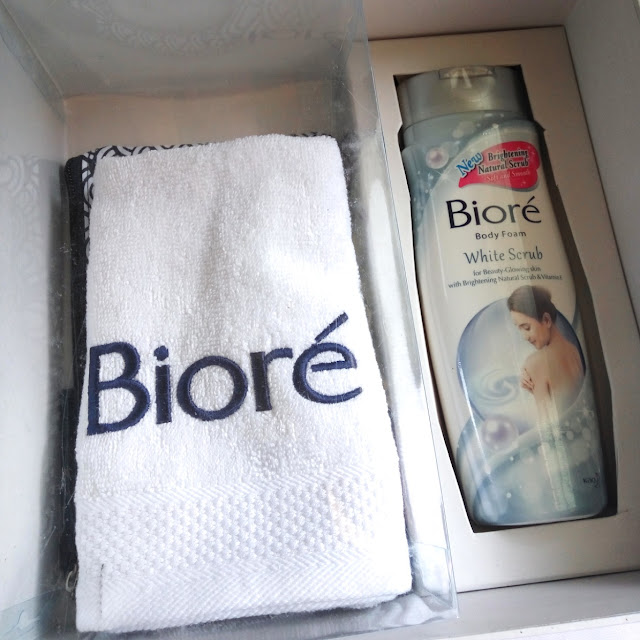 Biore White Scrub