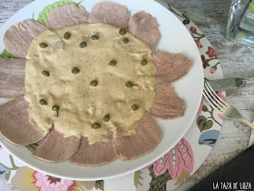 Fuente-de-vitello-tonnato-con-salsa-de-atún-y-anchoas