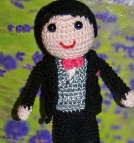 http://rincondepaqui.blogspot.com.es/2013/06/pap-novio-amigurumi.html