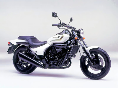 AVENGER BIKE HD PHOTOS  40