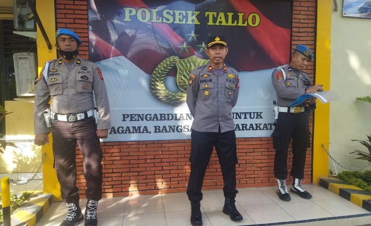 Kapolsek Tallo Pimpin Apel Pagi Dan Beri Arahan Kepada Anggotanya