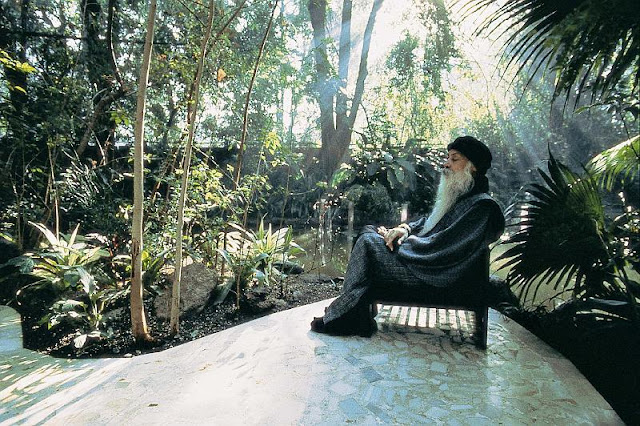 Osho Photographs - Osho In Poona Part - 4