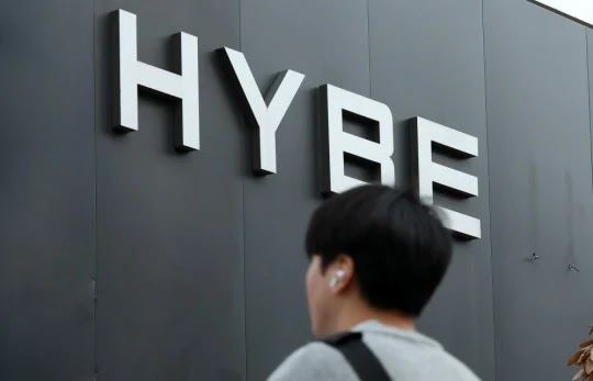 [Pannchoa] Hybe threatens legal action against talks of chart manipulation revealed in court documents