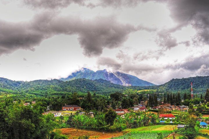 7UJUH BINTANG 7 Lokasi Wisata Alam terbaik di Tanah Batak