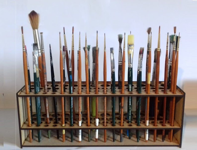 Paint Brush Holder with many brushes
