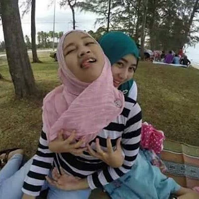 http://www.critaseks.com/2016/10/main-dengan-gadis-berjilbab.html