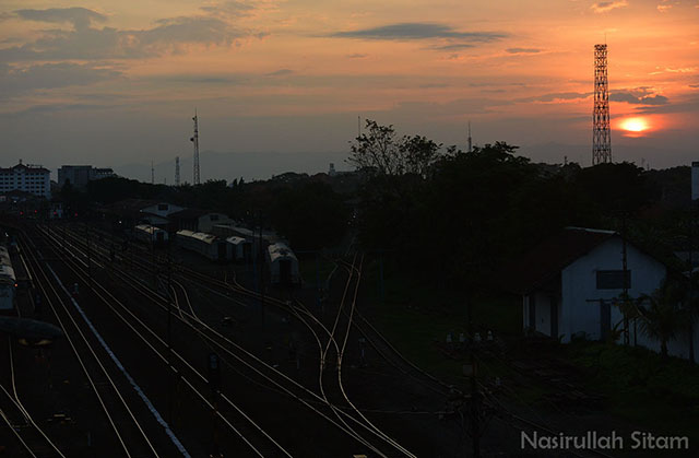 Senja mulai menyapa sudut kota Jogja