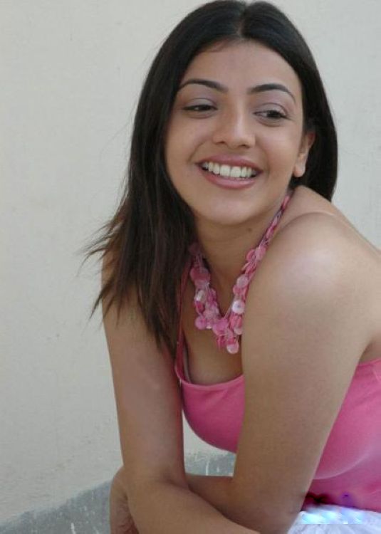 South Young and HotKajal Agarwal Showing Sexy White Thighs and Wet Body hot images