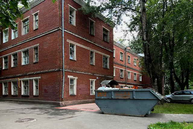 1-й переулок Петра Алексеева, дворы, жилой дом 1934 года постройки