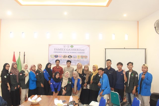 FAMILY GATHERING ORMAWA STAI AL-KAMAL SARANG 