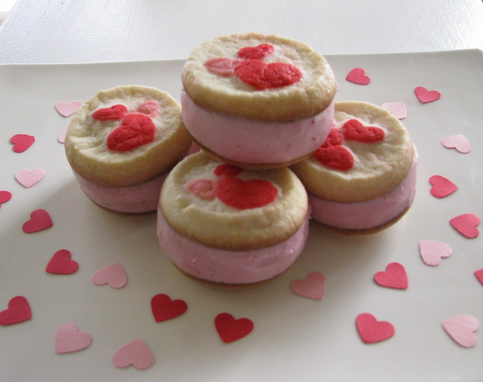 Sheek Shindigs: Easy Valentine's Ice Cream Sandwiches