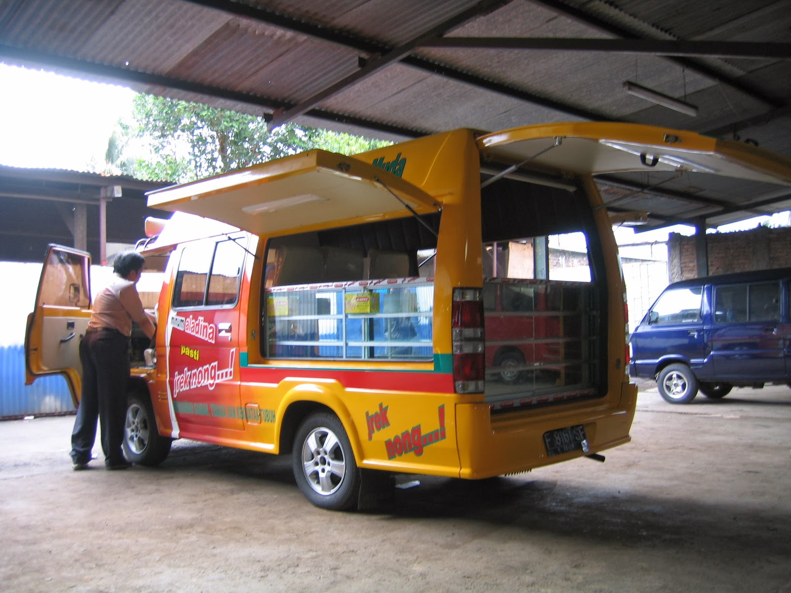 SPECIAL VEHICLE CUSTOM MOBIL TOKO  KELILING