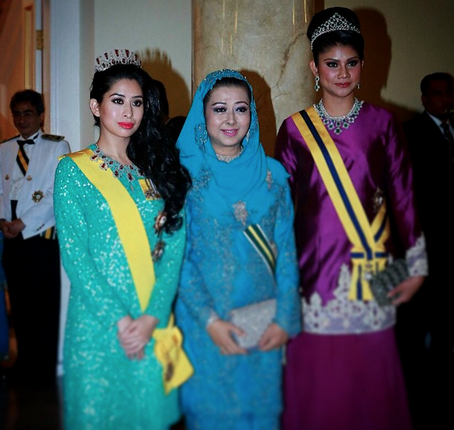 Inilah Gaya Hidup Mewah Anak Sultan Johor Puteri Aminah 