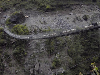 Ghasa, Nepal-10 jembatan berbahaya di dunia