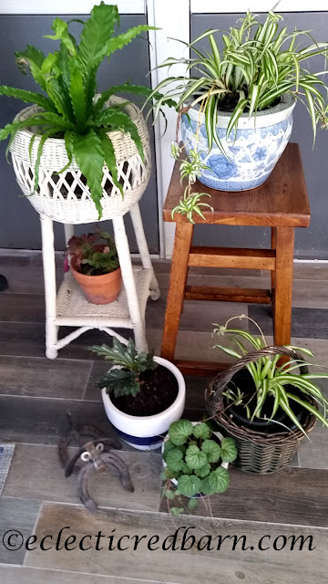 Plant stand. Share NOW. #plantstand #DIY #stand #eclecticredbarn