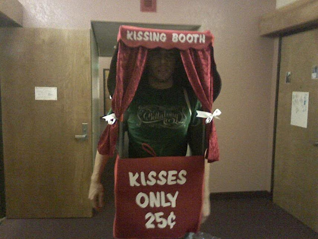 Kissing Booth Costumes5