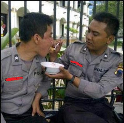 Foto Mesra Polisi Indonesia