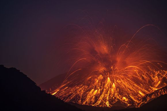 Martin Rietze fotografia erupção vulcão lava fogo raios fúria natureza