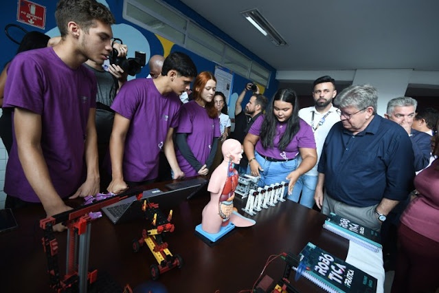 João Azevêdo lança Programa Amanhã Digital e autoriza realização de Competição Paraibana de Robótica