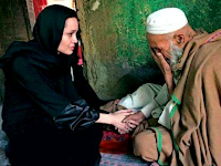 MENGHARUKAN!!!! ANGELINA JOLIE MENDESAK DUNIA BERHENTI MEMERANGI ISLAM, INILAH ALASANNYA